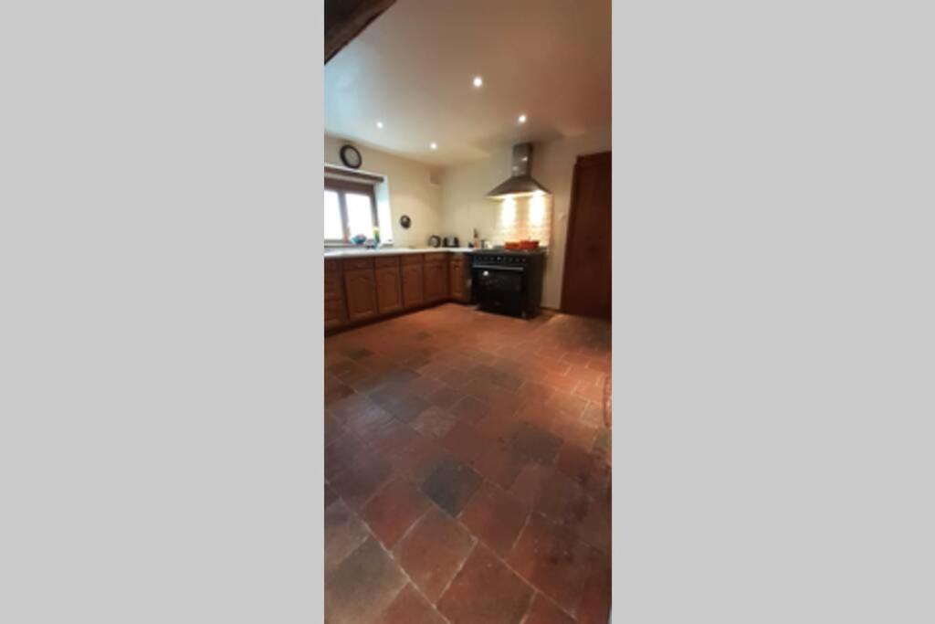 Private Farmhouse For Six In The Countryside Saint-Pierre-sur-Orthe エクステリア 写真